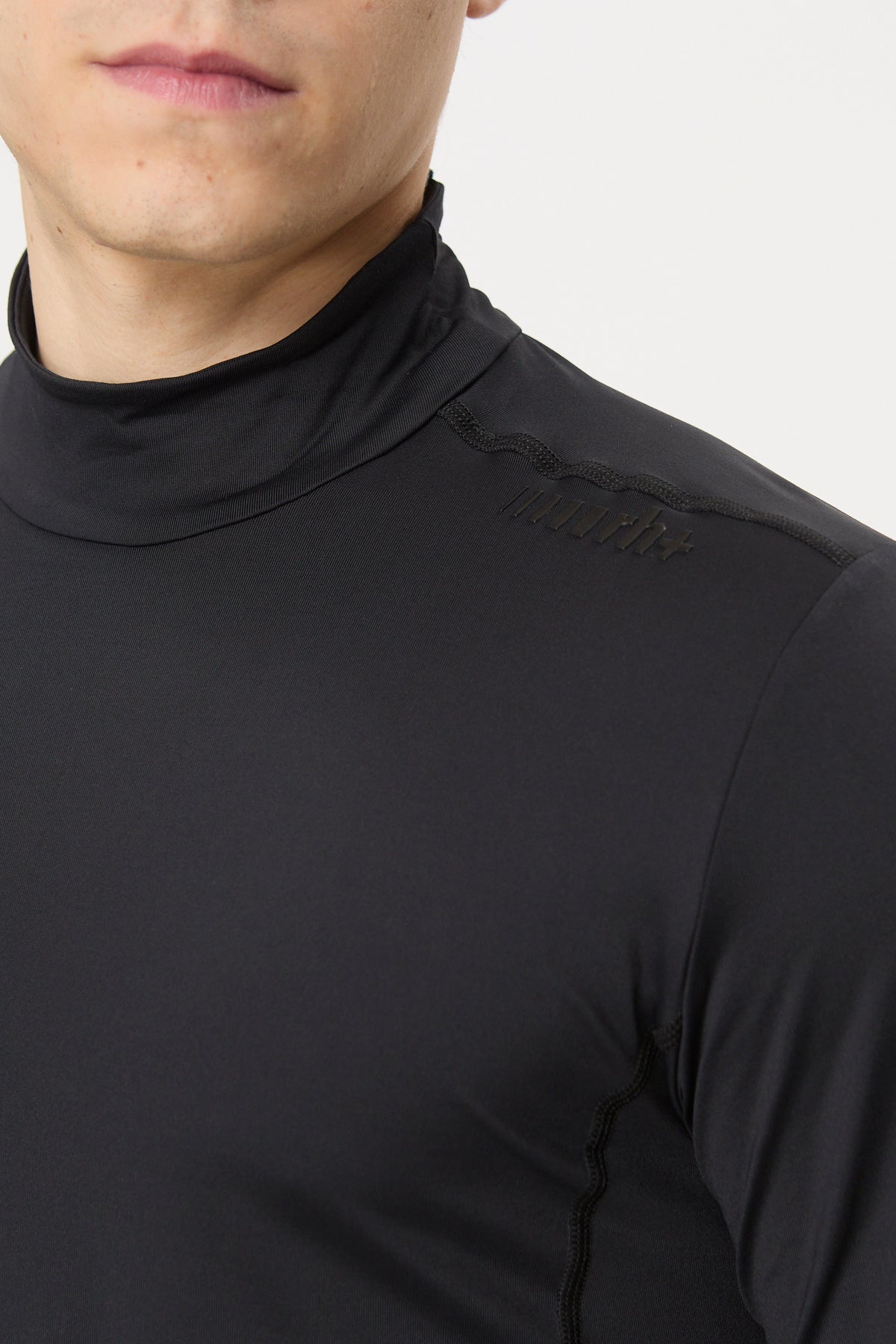 Veil Turtle Neck Jersey